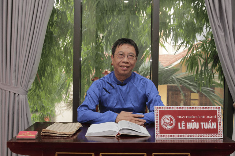 Thầy thuốc Ưu tú, Bác sĩ Lê Hữu Tuấn