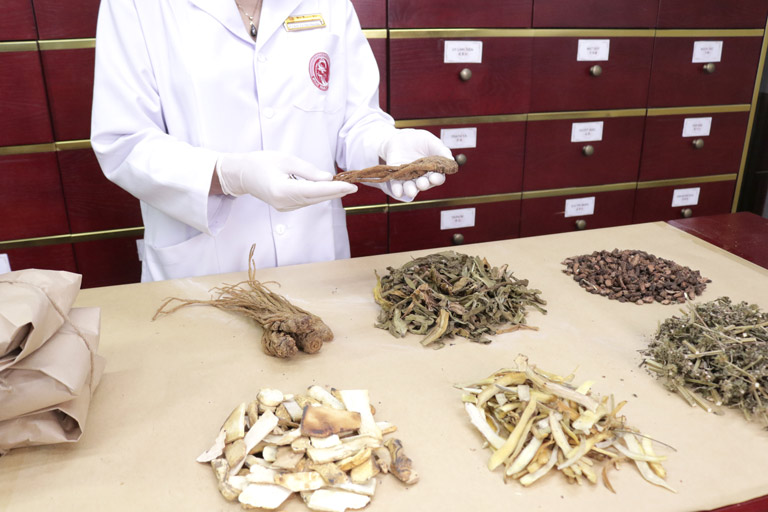 Những thảo dược có trong Phụ Khang Tán đều được kiểm định và điều chỉnh với liều lượng phù hợp trước khi đưa vào bài thuốc
